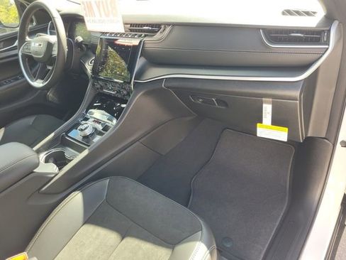 New 2025 Jeep Grand Cherokee Altitude RWD image 16