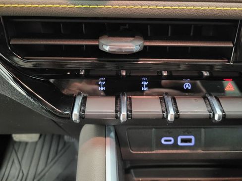 Certified 2025 Chevrolet Colorado ZR2 w/ Technology Package image 9