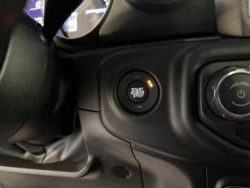 Used 2023 Jeep Wrangler Unlimited Sahara AWD/4WD image 29