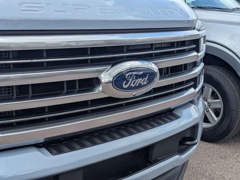 Used 2026 Ford F250 Platinum w/ Platinum Plus Package image 3