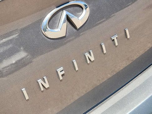 Used 2015 INFINITI Q40 w/ Moonroof Package RWD image 12