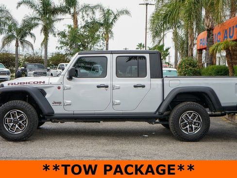 Used 2024 Jeep Gladiator Rubicon w/ Convenience Group AWD/4WD image 5