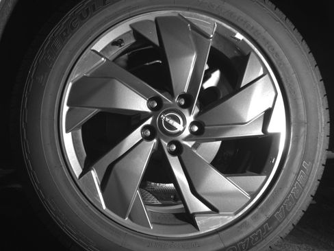 Used 2025 Nissan Rogue SV FWD image 14