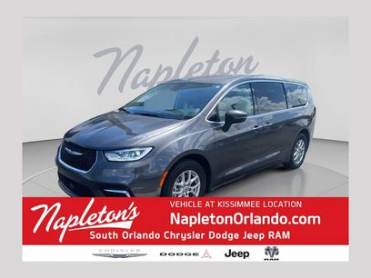 Used 2023 Chrysler Pacifica Touring-L