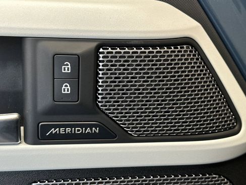 Used 2022 Land Rover Defender 110 S image 16