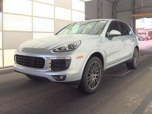 Used 2017 Porsche Cayenne Platinum Edition w/ Premium Package (PJV) image 1