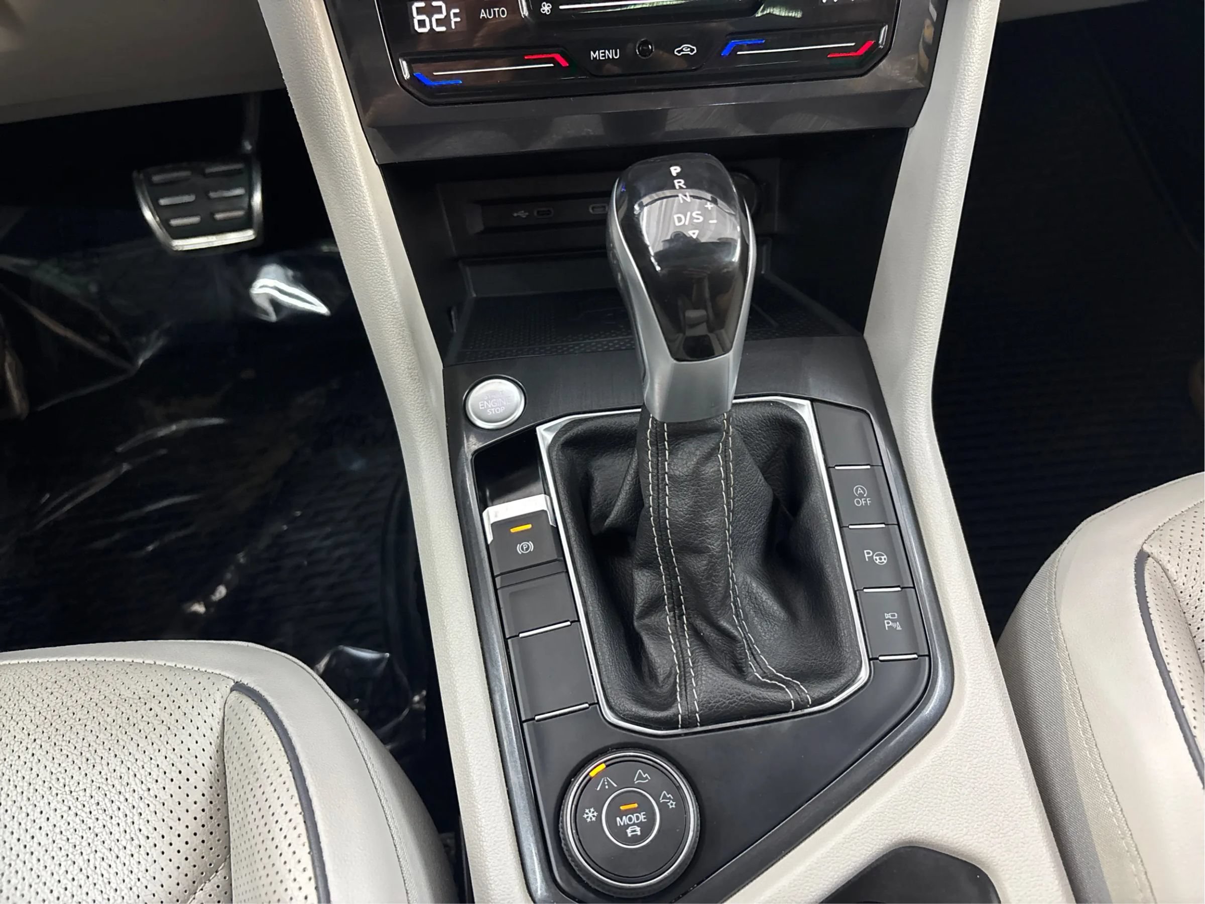 Used 2022 Volkswagen Tiguan SEL R-Line AWD/4WD image 46