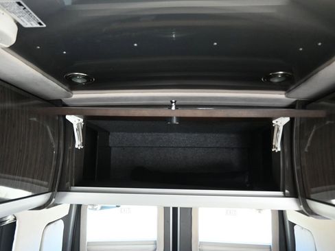 Used 2014 Mercedes-Benz Sprinter 3500 image 37