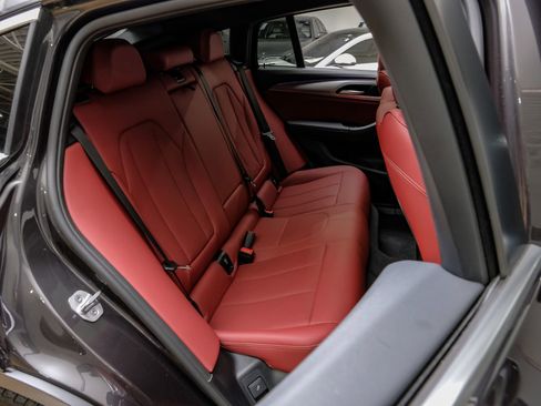 Used 2025 BMW X4 xDrive30i image 39