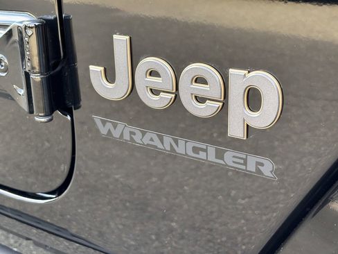Used 2024 Jeep Wrangler Unlimited Rubicon 392 AWD/4WD image 8