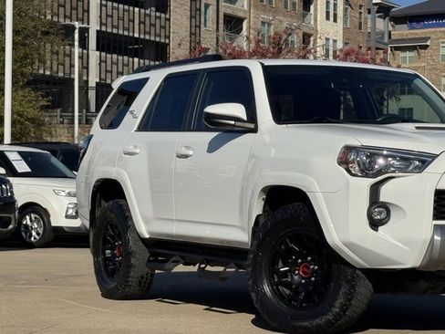 Used 2022 Toyota 4Runner TRD Off-Road image 3