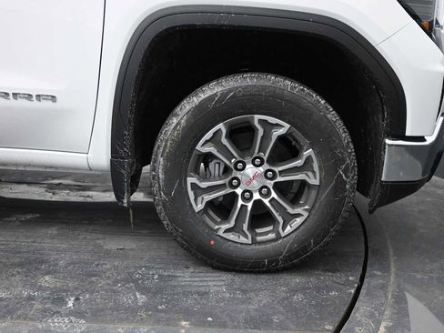 New 2026 GMC Sierra 1500 SLE w/ Preferred Package image 10