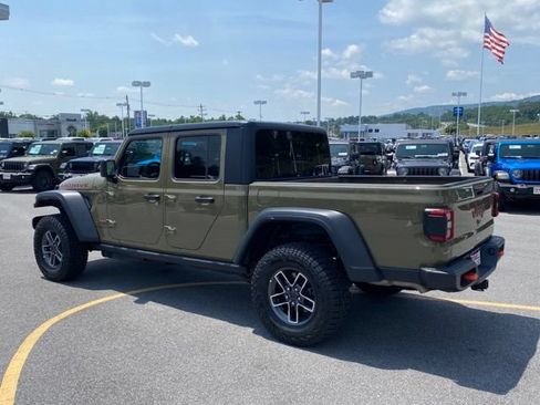 Used 2026 Jeep Gladiator Mojave AWD/4WD image 3