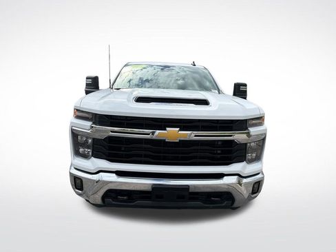 Used 2025 Chevrolet Silverado 2500 LT w/ Convenience Package AWD/4WD image 9