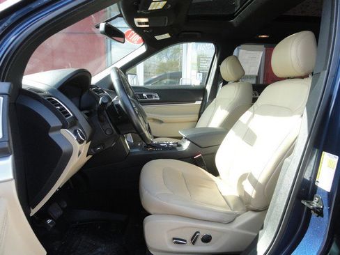 Used 2017 Ford Explorer Limited AWD/4WD image 9