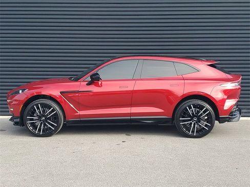 Used 2024 Aston Martin DBX 707 image 2