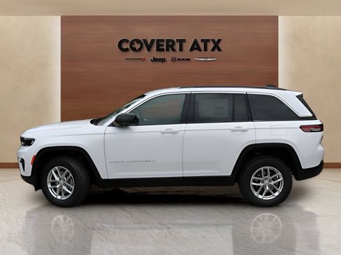 New 2026 Jeep Grand Cherokee 2WD image 2