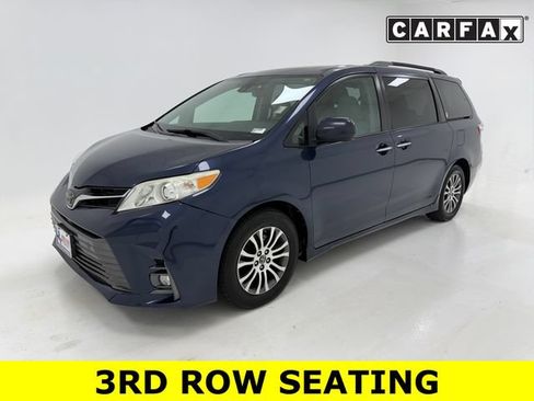 Used 2019 Toyota Sienna XLE w/ Entertainment Package FWD image 5