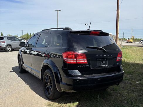 Used 2020 Dodge Journey SE w/ SE Popular Equipment Group image 5