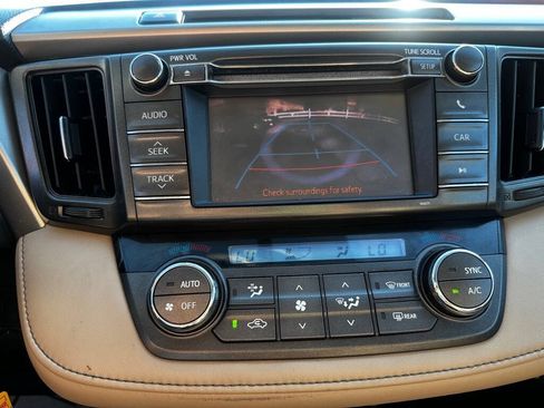 Used 2013 Toyota RAV4 XLE FWD image 18