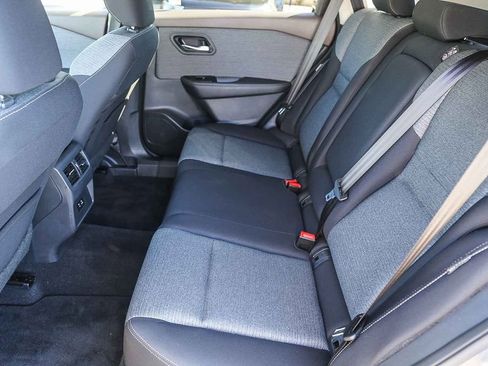 Used 2021 Nissan Rogue SV image 22