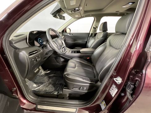 Used 2023 Hyundai Palisade Limited w/ Winter Package image 21