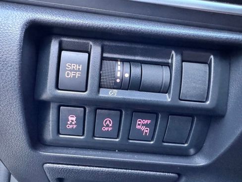 Used 2023 Subaru Crosstrek 2.5i Limited w/ Moonroof Package image 18