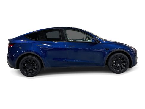 Certified 2023 Tesla Model Y Long Range AWD/4WD image 7