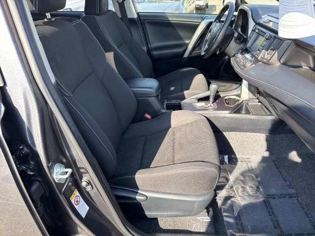 Used 2018 Toyota RAV4 XLE w/ Plus Extra Value Package AWD/4WD image 7