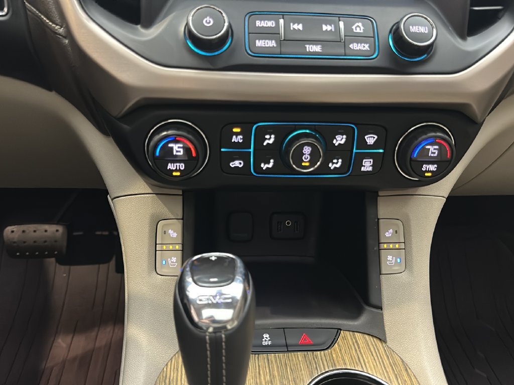 Used 2018 GMC Acadia Denali w/ Technology Package AWD/4WD image 38