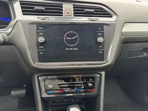 Used 2022 Volkswagen Tiguan SE AWD/4WD image 20