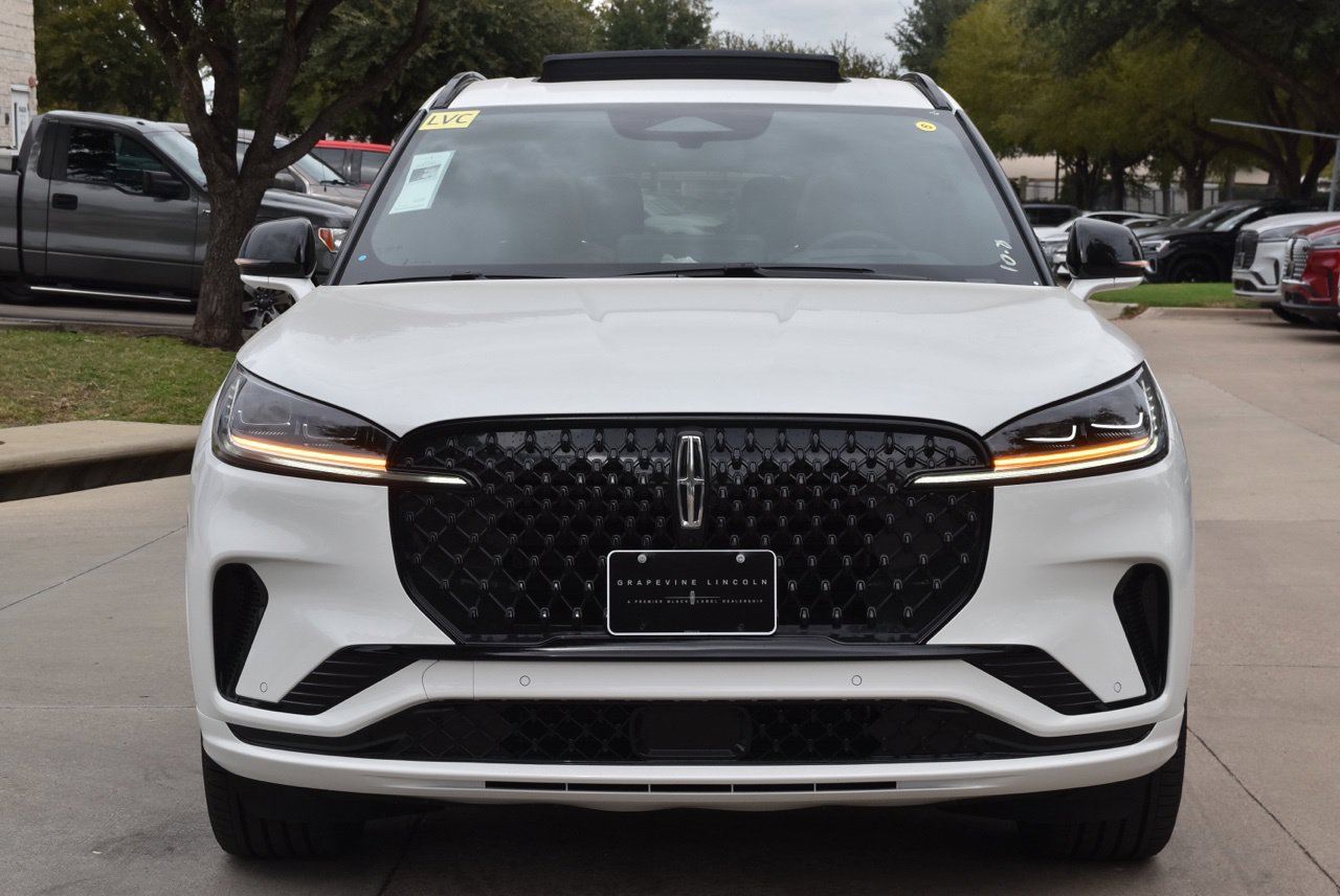 New 2027 Lincoln Aviator Reserve AWD/4WD image 2