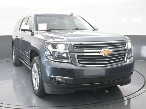 Used 2019 Chevrolet Suburban Premier image 9