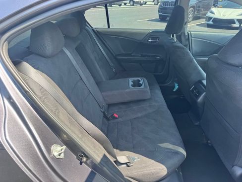Used 2017 Honda Accord EX image 28