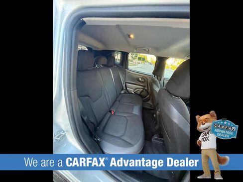 Used 2018 Jeep Renegade Altitude FWD image 25