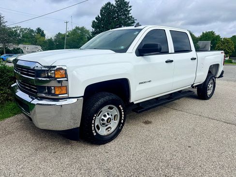 Used 2018 Chevrolet Silverado 2500 W/T AWD/4WD image 38