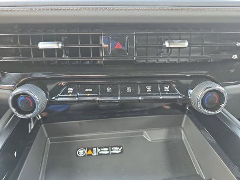 New 2026 Chevrolet Suburban High Country w/ LPO, Illumination Package AWD/4WD image 22