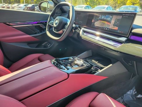 Used 2025 BMW 540i xDrive image 24