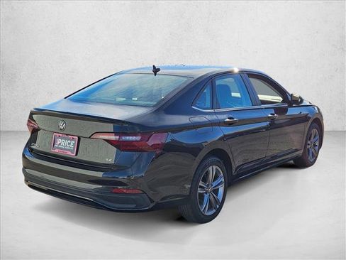 Used 2024 Volkswagen Jetta SE image 5