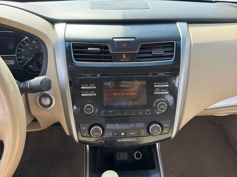 Used 2013 Nissan Altima 2.5 SV FWD image 25