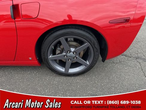 Used 2005 Chevrolet Corvette Coupe w/ Preferred Equipment Group RWD image 16