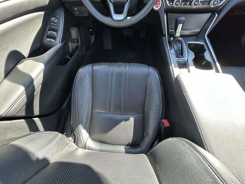 Used 2019 Honda Accord EX image 14