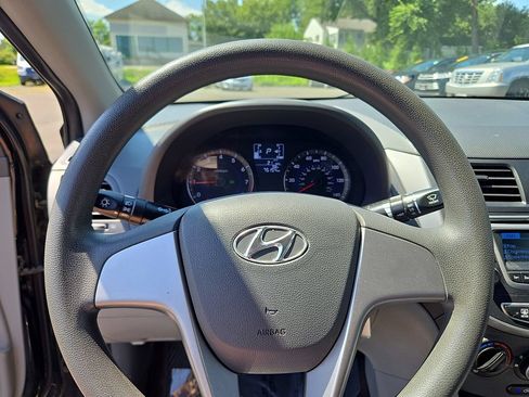 Used 2017 Hyundai Accent SE FWD image 24