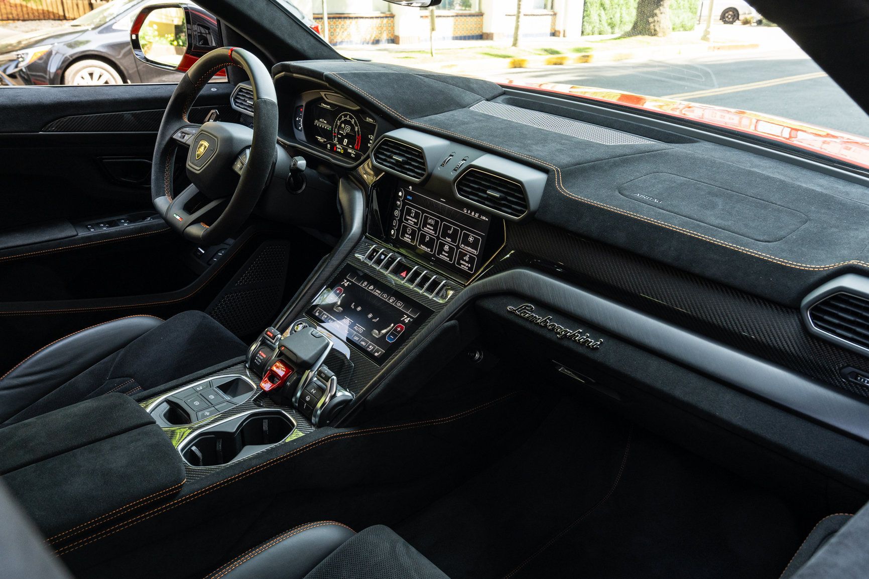 Used 2024 Lamborghini Urus Performante AWD/4WD image 46