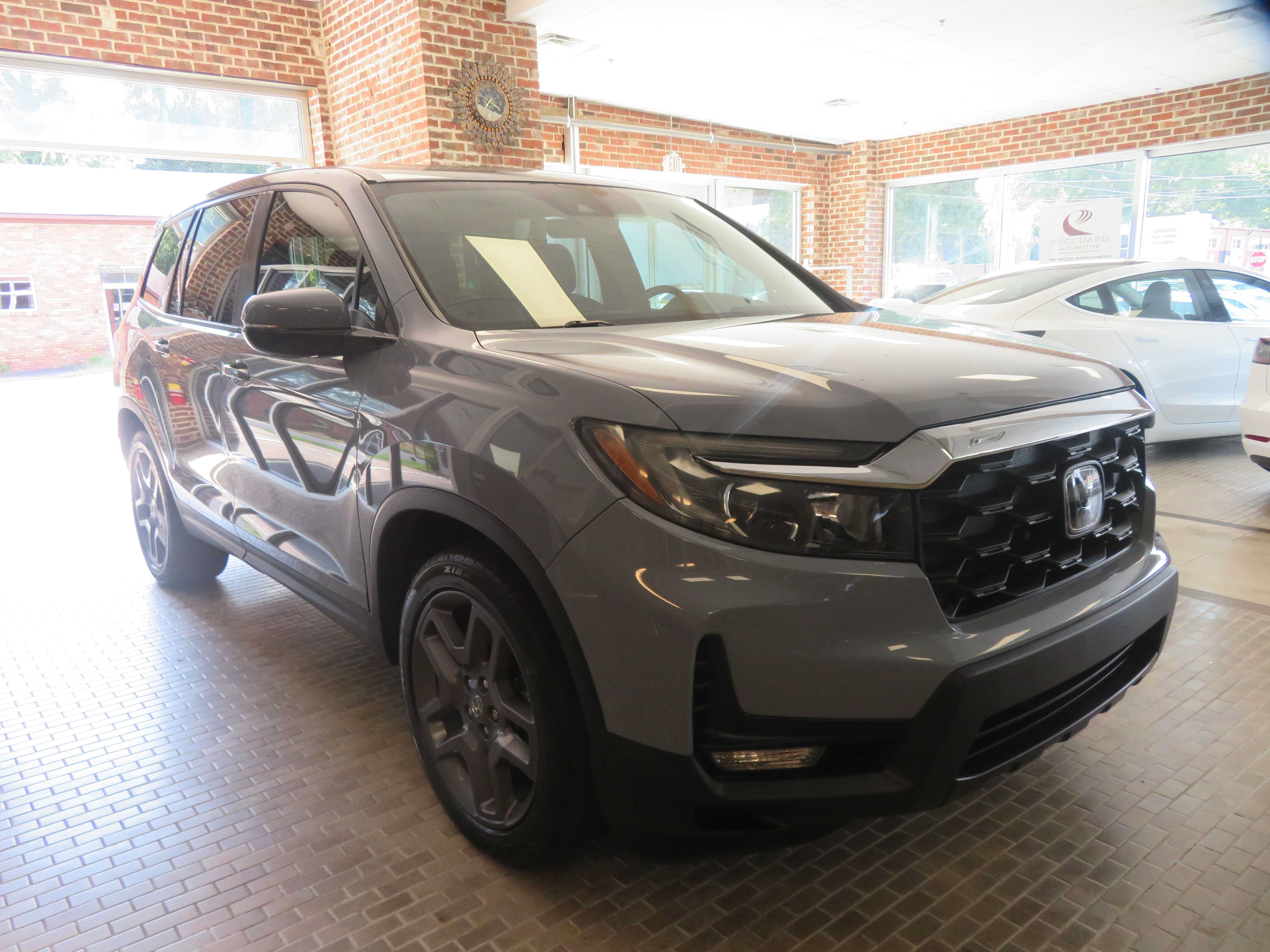 Used 2022 Honda Passport EX-L image 3