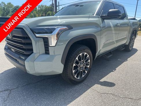Used 2024 Toyota Tundra SR5 w/ SR5 Premium Package AWD/4WD image 23