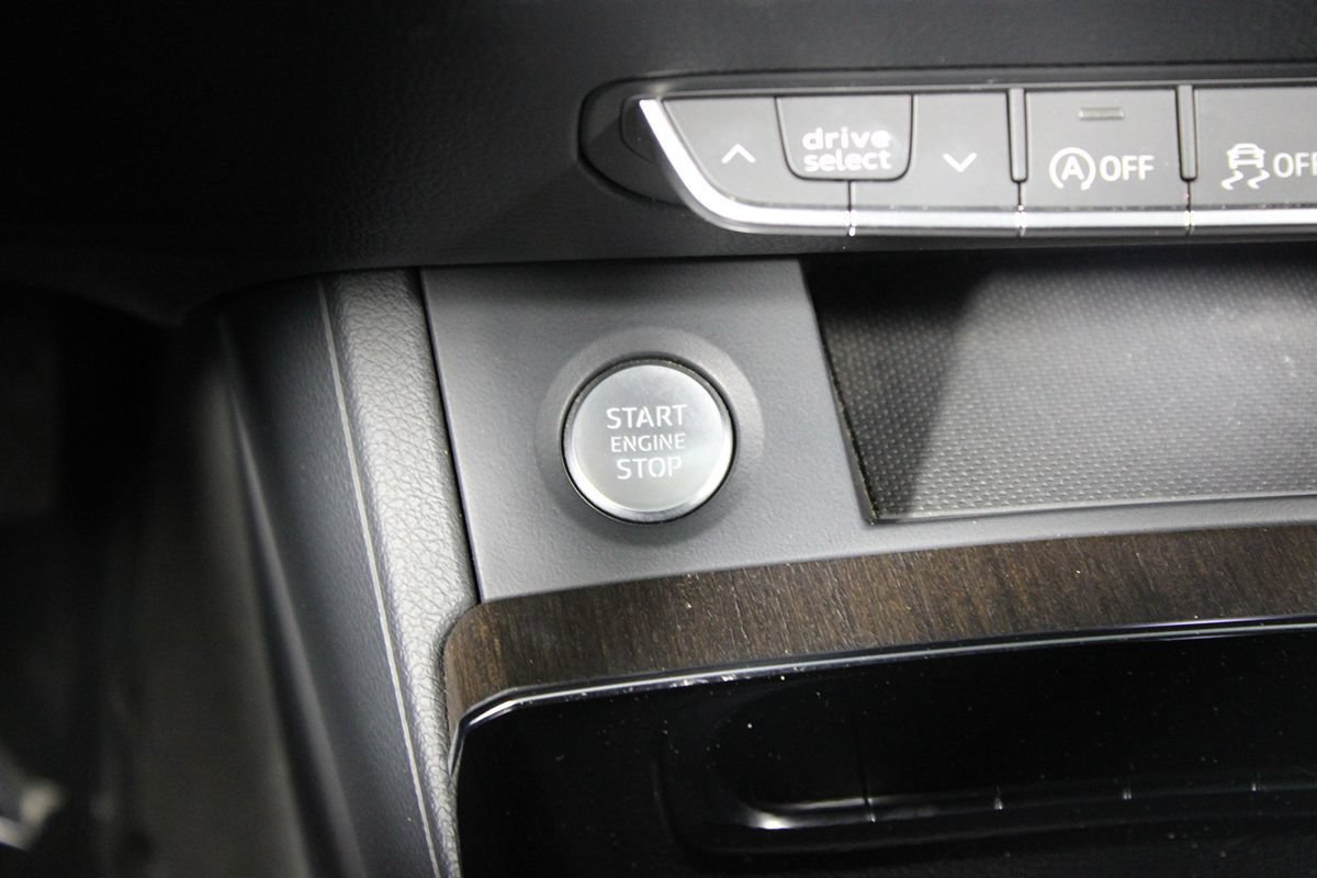 Used 2023 Audi Q5 2.0T Premium w/ Convenience Package AWD/4WD image 17