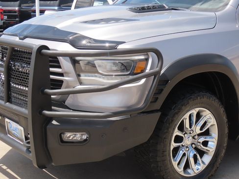 Used 2023 RAM 1500 Laramie AWD/4WD image 3