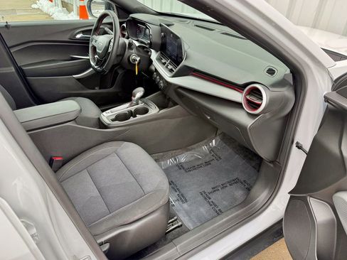 Used 2024 Chevrolet Trax RS w/ Driver Confidence Package image 19