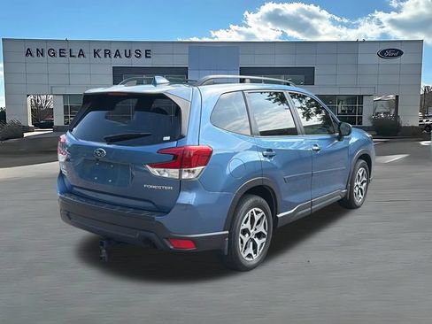 Used 2020 Subaru Forester Premium AWD/4WD image 8